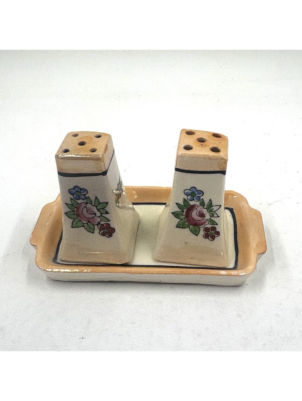 Vintage Ceramic floral Salt & Pepper Shaker set art deco flower Occupied Japan